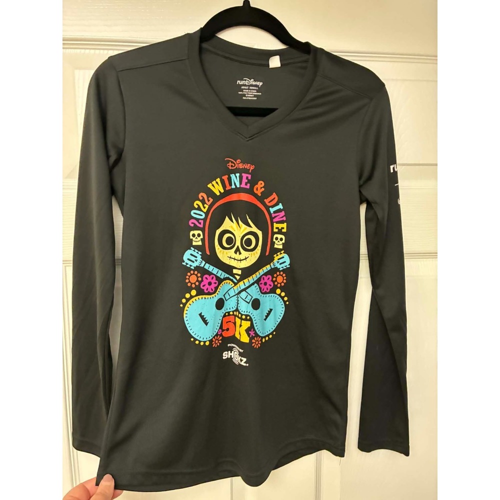 Disney runDisney Wine &‎ Dine 5K 2022 Womens XS Long Sleeve Performance Shirt